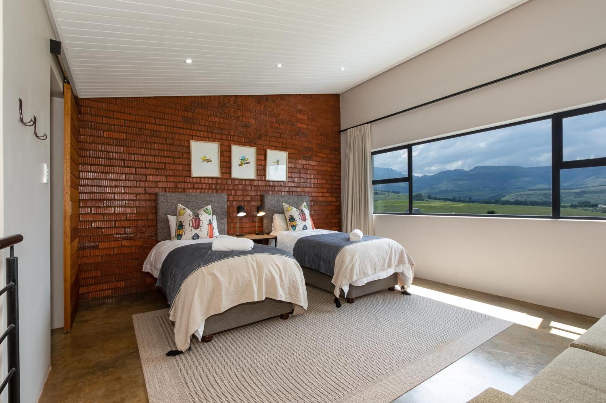Dragonview Lodge Champagne Valley Exterior foto